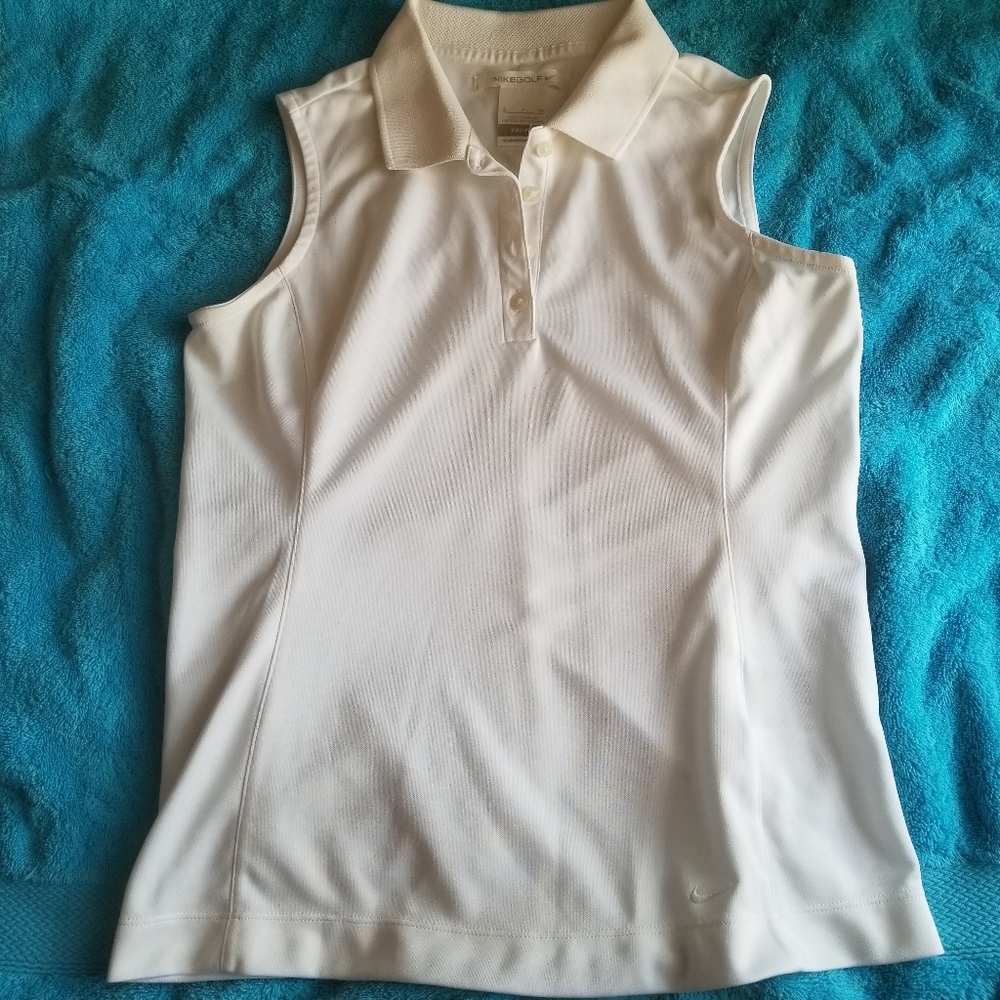 Nike dri-fit golf sleeveless polo for woman. Size: S